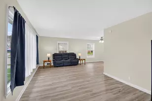 2300 Geneva St, Racine, WI 53402 - Photo 9