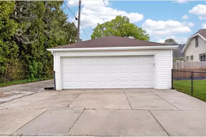 2300  Geneva St, Racine, WI 53402 - Photo 5