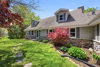 W169N9873  Nigbor Dr, Germantown, WI 53022 - Photo 3