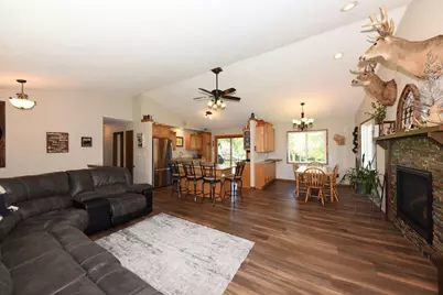 4107  Scarborough Dr, Richfield, WI 53076 - Photo 5