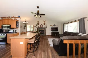 4107 Scarborough Dr, Richfield, WI 53076 - Photo 9