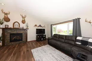 4107 Scarborough Dr, Richfield, WI 53076 - Photo 7