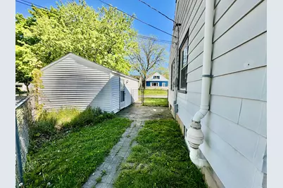 6709 W Chambers St, Milwaukee, WI 53210 - Photo 21