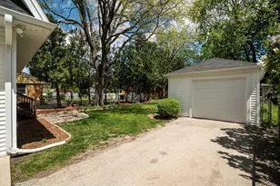 610 N 99th St, Wauwatosa, WI 53226 - Photo 31
