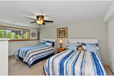 2307  Silver Fox Ct, Waukesha, WI 53188 - Photo 33