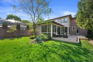 122 W Devon St, Whitefish Bay, WI 53217 - Photo 3