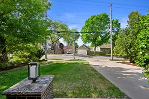 122 W Devon St, Whitefish Bay, WI 53217 - Photo 57