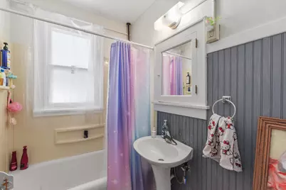 2412 N Dousman St, Milwaukee, WI 53212 - Photo 17