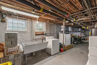 2412 N Dousman St, Milwaukee, WI 53212 - Photo 27