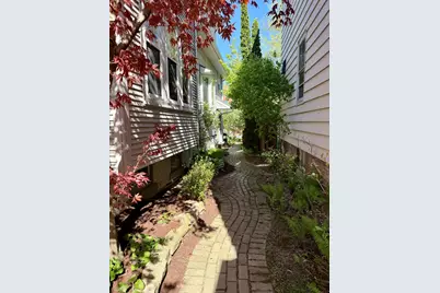 2412 N Dousman St, Milwaukee, WI 53212 - Photo 3