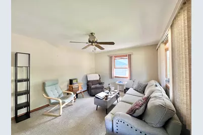 8802 S 79th St, Franklin, WI 53132 - Photo 5