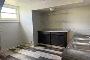 3037 N Dr William Finlayson St, Milwaukee, WI 53212 - Photo 13