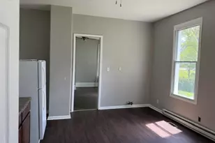 3037 N Dr William Finlayson St, Milwaukee, WI 53212 - Photo 9