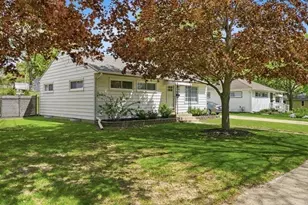 1517 N Bel Ayr Dr, Waukesha, WI 53188 - Photo 3