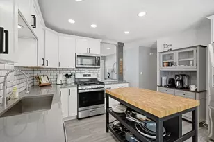 1517 N Bel Ayr Dr, Waukesha, WI 53188 - Photo 9