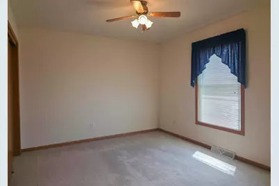 1411  Wedgewood Dr, Watertown, WI 53098 - Photo 23