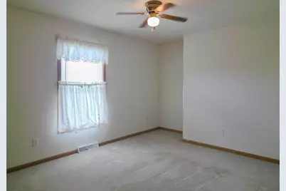 1411  Wedgewood Dr, Watertown, WI 53098 - Photo 25