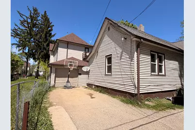 1533  Winslow St, Racine, WI 53404 - Photo 7