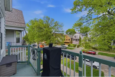 1671 N Marshall St, Milwaukee, WI 53202 - Photo 25