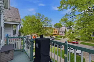 1671 N Marshall St, Milwaukee, WI 53202 - Photo 25