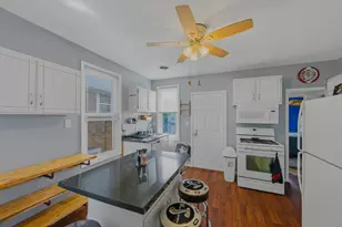 1671 N Marshall St, Milwaukee, WI 53202 - Photo 13