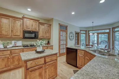 N27W26292  Crestview Dr, Pewaukee, WI 53072 - Photo 19
