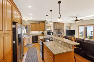 3129 S Sunnyside St, Pleasant Springs, WI 53589 - Photo 9