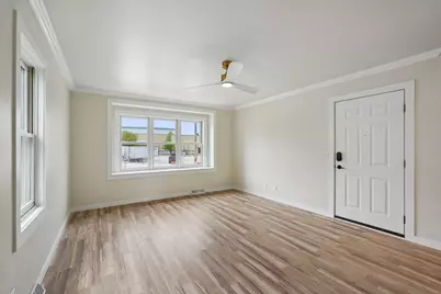 812 S 39th St, Milwaukee, WI 53215 - Photo 9