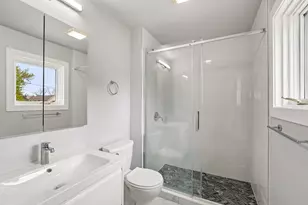 812 S 39th St, Milwaukee, WI 53215 - Photo 21