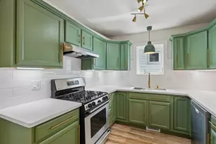 812 S 39th St, Milwaukee, WI 53215 - Photo 3