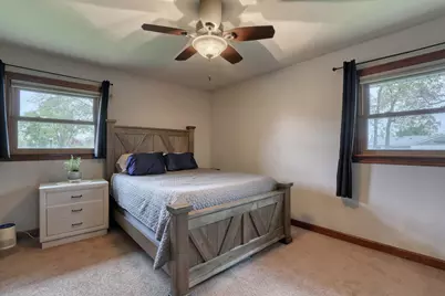 4420 S 37th St, Greenfield, WI 53221 - Photo 15