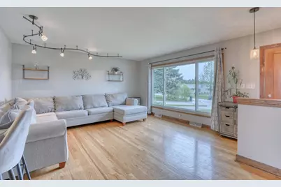 4420 S 37th St, Greenfield, WI 53221 - Photo 5