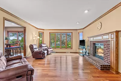 W168N5140  Stonefield Rd, Menomonee Falls, WI 53051 - Photo 9