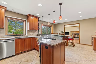 W168N5140  Stonefield Rd, Menomonee Falls, WI 53051 - Photo 7