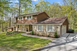 S54W23631 Maple Hill Ct, Waukesha, WI 53189 - Photo 5