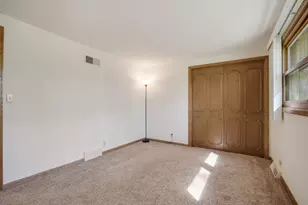 S54W23631 Maple Hill Ct, Waukesha, WI 53189 - Photo 21