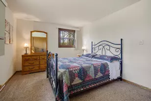 S54W23631 Maple Hill Ct, Waukesha, WI 53189 - Photo 19