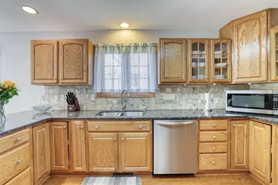 940  Spyglass Hl, Racine, WI 53185 - Photo 5