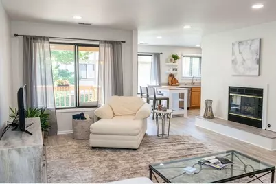 709 S Lake Shore Dr #4F, Lake Geneva, WI 53147 - Photo 5