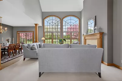 1578  Fox Hollow Ln, Cedarburg, WI 53012 - Photo 5