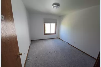 4077 W College Ave, Franklin, WI 53132 - Photo 9