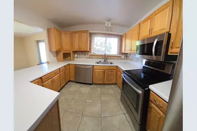 4077 W College Ave, Franklin, WI 53132 - Photo 3
