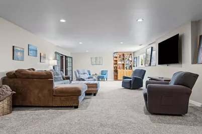 648  Silver Dr, Holmen, WI 54636 - Photo 29