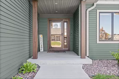 648  Silver Dr, Holmen, WI 54636 - Photo 3