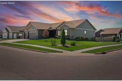648  Silver Dr, Holmen, WI 54636 - Photo 1