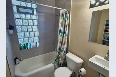 818  Milwaukee Ave, South Milwaukee, WI 53172 - Photo 11
