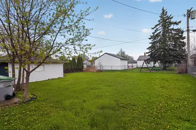 8815 W Monrovia Ave, Milwaukee, WI 53225 - Photo 23