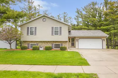 W200N16500  Pine Dr, Jackson, WI 53037 - Photo 3