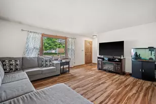 W162N11673 Park Ave, Germantown, WI 53022 - Photo 7