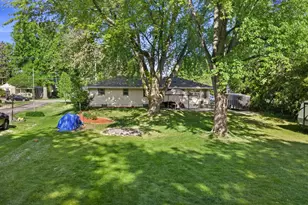W162N11673 Park Ave, Germantown, WI 53022 - Photo 17